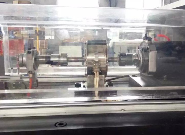 1677030722475794.jpg XWP—x6000高溫旋轉(zhuǎn)彎曲疲勞試驗機2.JPG