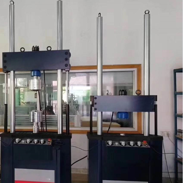 1681954994508652.png 微機(jī)控制電液伺服動靜高溫疲勞試驗機(jī).png